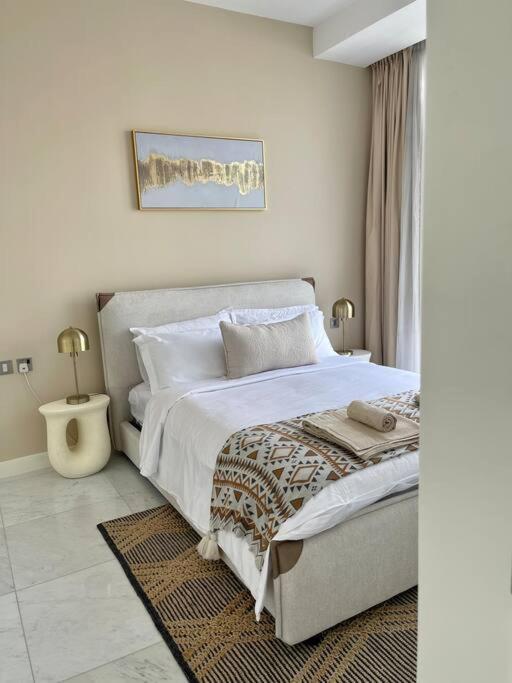 1bdr-furnished Apartment, Business Bay, Canal View